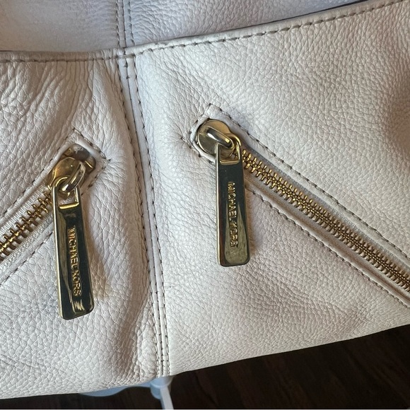 Michael Kors Portland Shoulder Bag - EUC - Picture 3 of 10